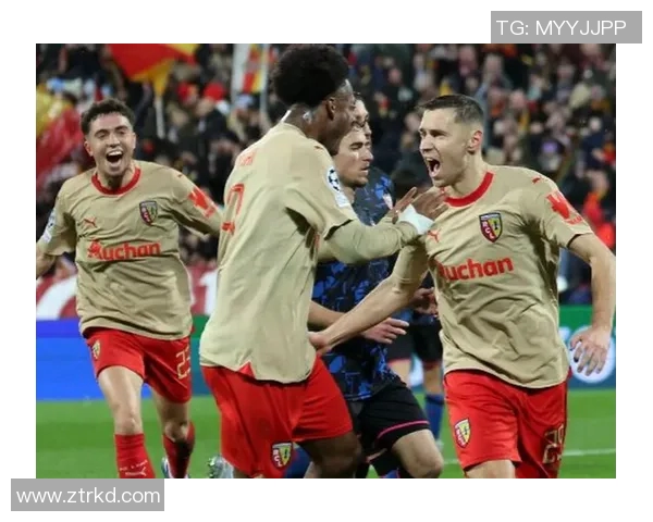 塞维利亚客场大胜瓦伦西亚,登顶联赛积分榜,展望夺冠希望